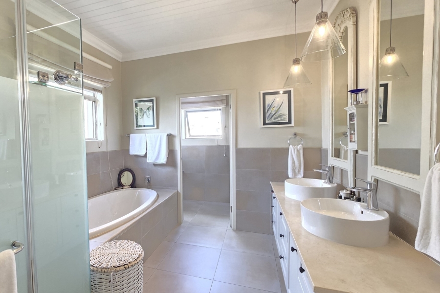 4 Bedroom Property for Sale in Welgevonden Estate Western Cape